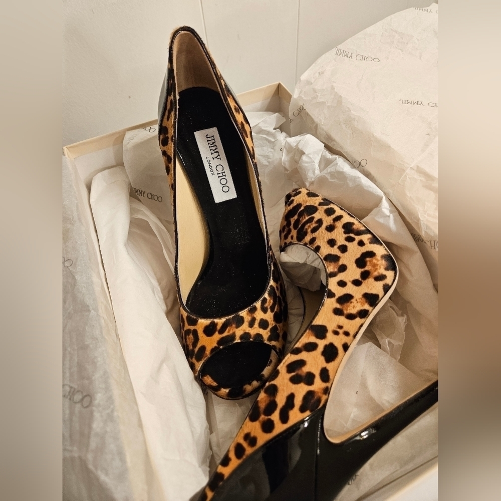 BNIB Jimmy Choo  peep toe heels size 39